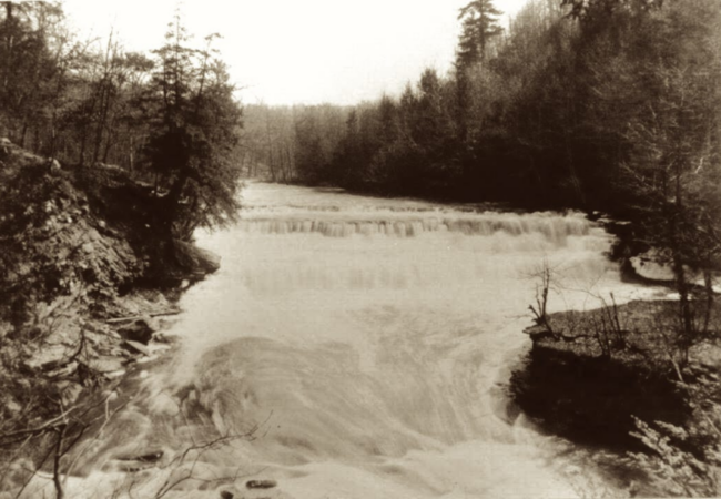 The “Big Falls” of Cuyahoga Falls seen before the construction of the dam