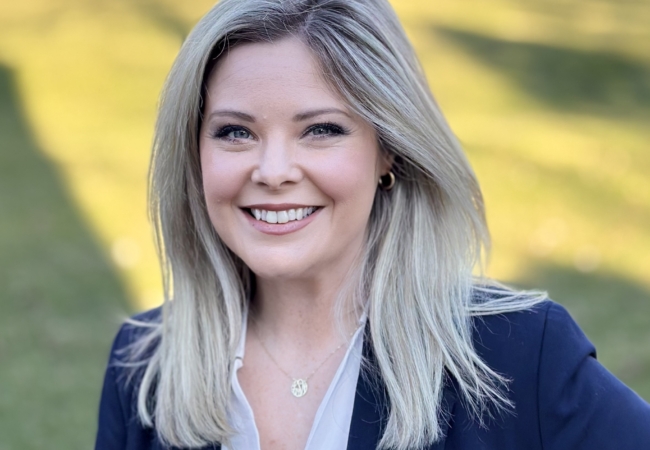 A photo of Lindsay Smith.
